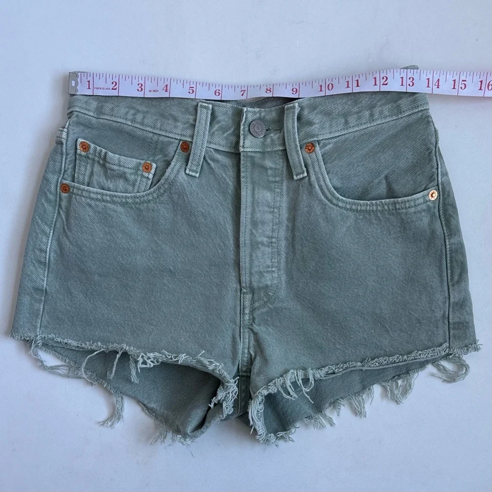 Levi’s Dusty Lily Pad Raw Hem Buttonfly Denim Jean Shorts Olive Green Size 27